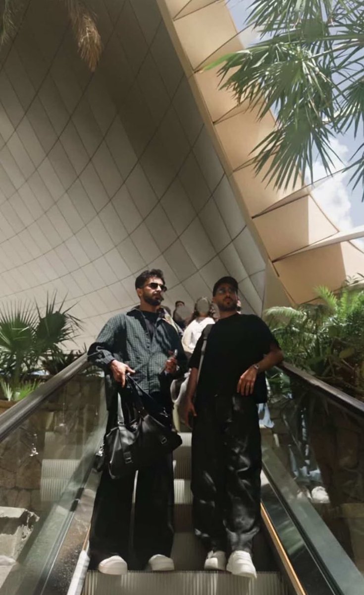 ديــِــــلا tweet media