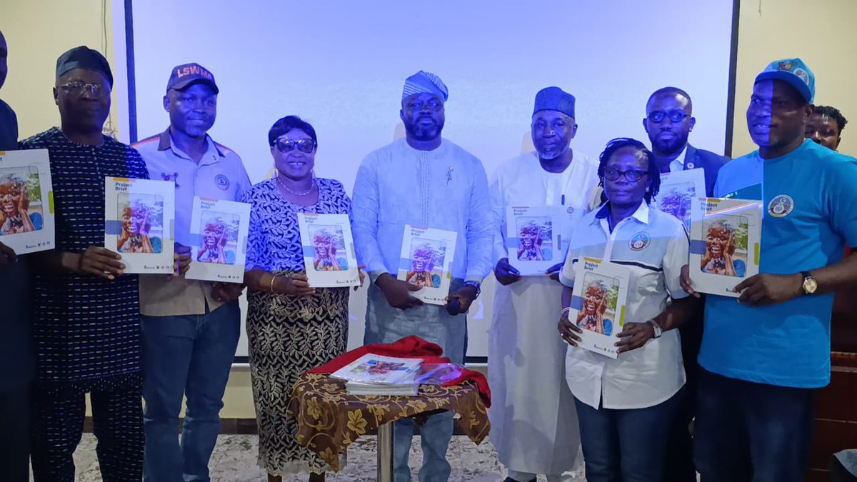 followlasg's tweet photo. LASG PARTNERS WATERAID TO UNVEIL "TEAM WATER NIGERIA" PROJECT

 … Calls For More Collaboration On WASH Policy

https://t.co/qemODkof2J

@jidesanwoolu @drobafemihamzat @Lagoswater @MukhtaarTijani @gbenga_omo @gboyegaakosile @LanreBajulaiye @BarrBimbola @Mr_JAGs @Riddwane
#AGreaterLagosRising 
#LASG