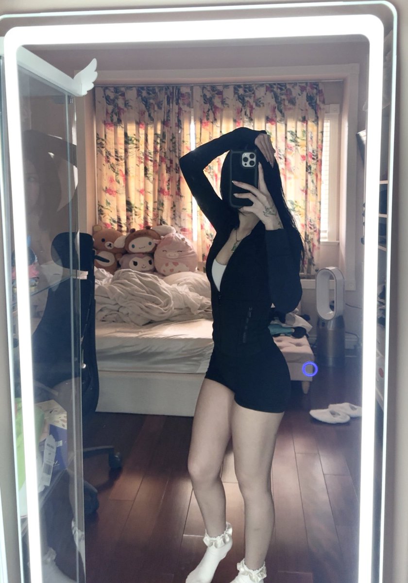 erina ౨ৎ tweet media