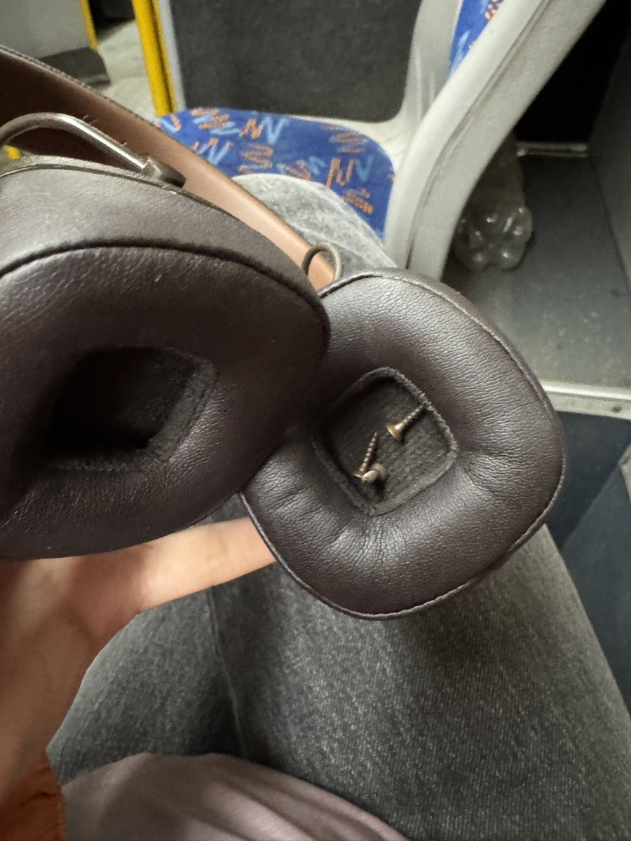 шматок смальти tweet media