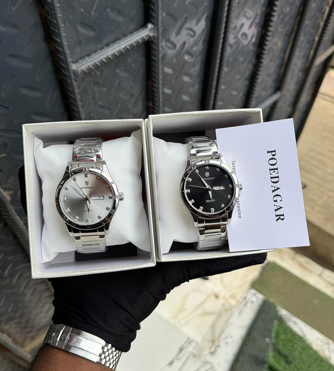 sisi_sandra's tweet photo. *POEDAGAR CHAIN*

 WATERPROOFS WITH SAPPHIRE GLASS
_COMES WITH BRANDED BOX,WARRANTY CARD,EXTRA BATTERY AND CARRIER BAG_

Price : 28000 https://t.co/YzibF2zo4v