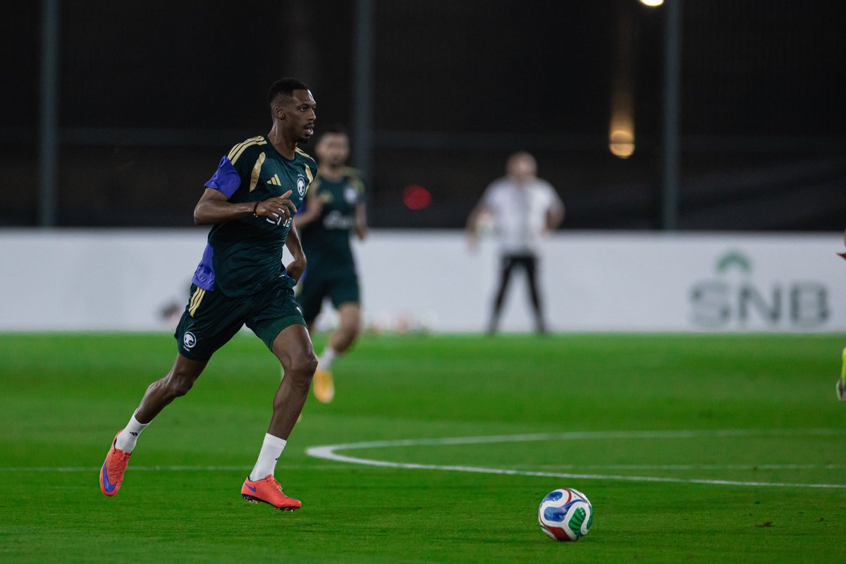 المدرج الأزرق tweet media