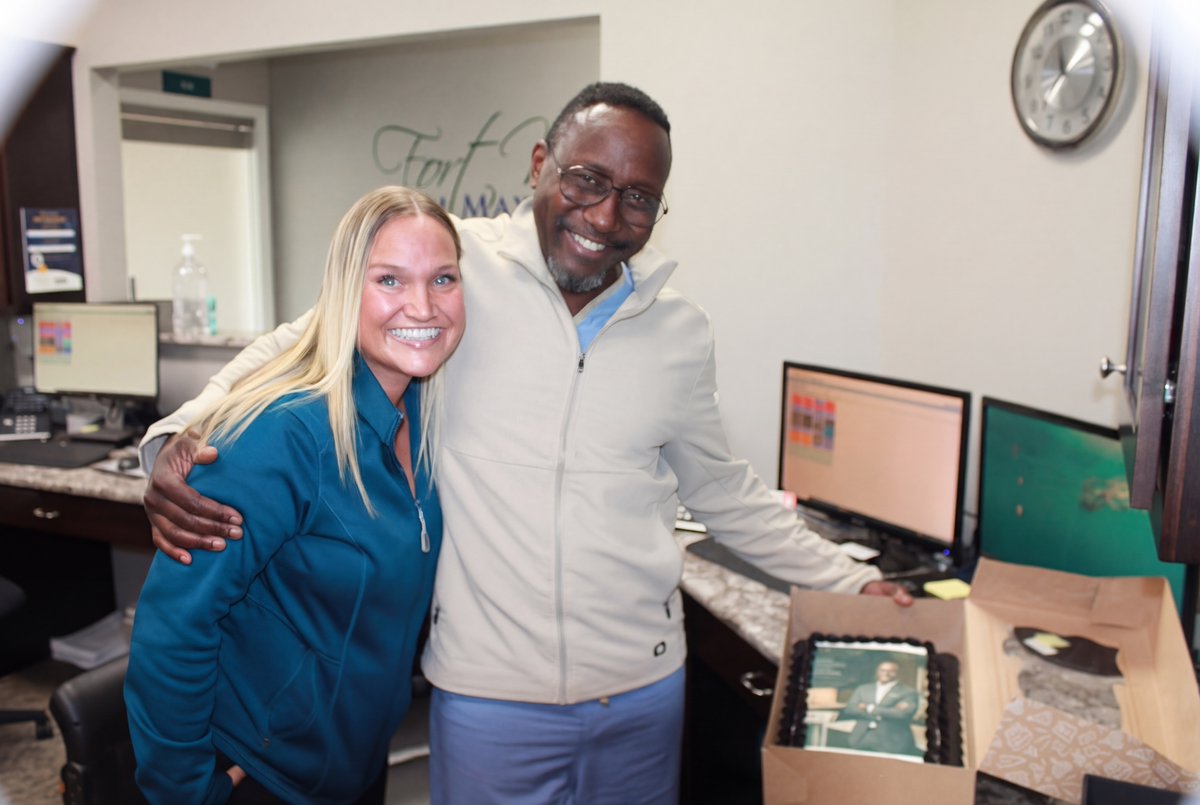 DrLugakingira's tweet photo. Yesterday I got the best surprise. Lindsey stopped by the office with this incredible cake and a thank-you card. It's been over 13yrs since her surgery, and seeing her doing so well, living her best life with that beautiful smile... this is why I do what I do.
YT: Lindsey's Story https://t.co/alXyIoJkes