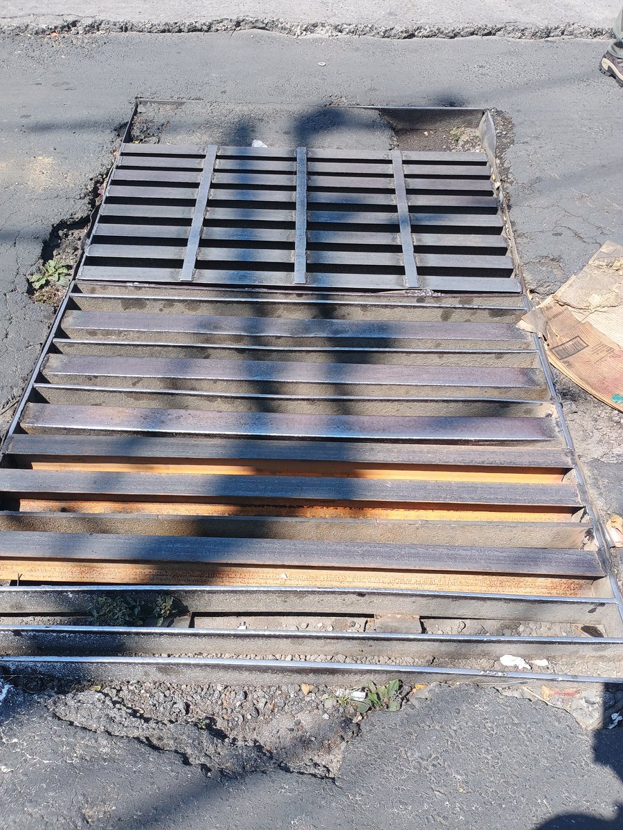 jgcisneros08's tweet photo. Por qué los buenos somos más gracias a las autoridades correspondientes por su pronta atención en la reparación de coladera en mal estado ya fue reparada .por una Ciudad segura gracias @C5_CDMX @SEGIAGUA @ClaraBrugadaM @telediario @adnnoticiasmx @060EMERGENCIAS https://t.co/cp0eVcPcqN