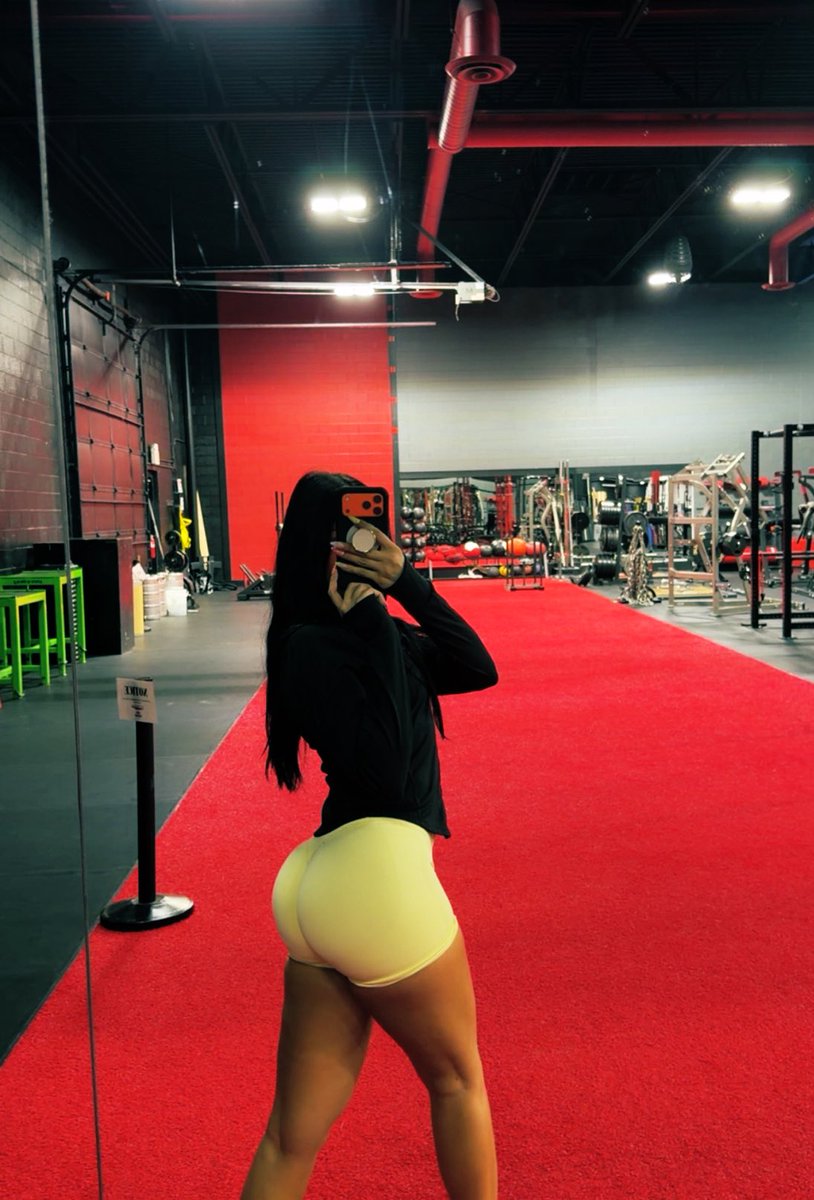 LuckyGirlSeaira tweet media