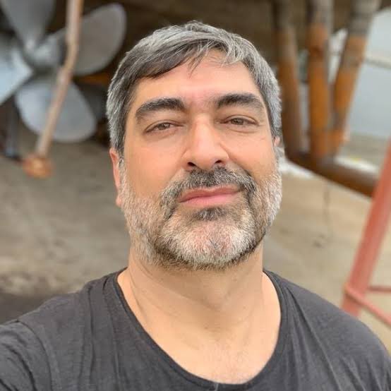 UpdateCharts tweet media