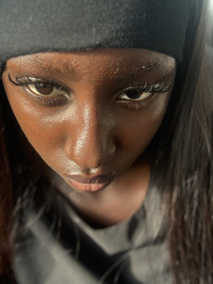 Claire 💙 tweet media