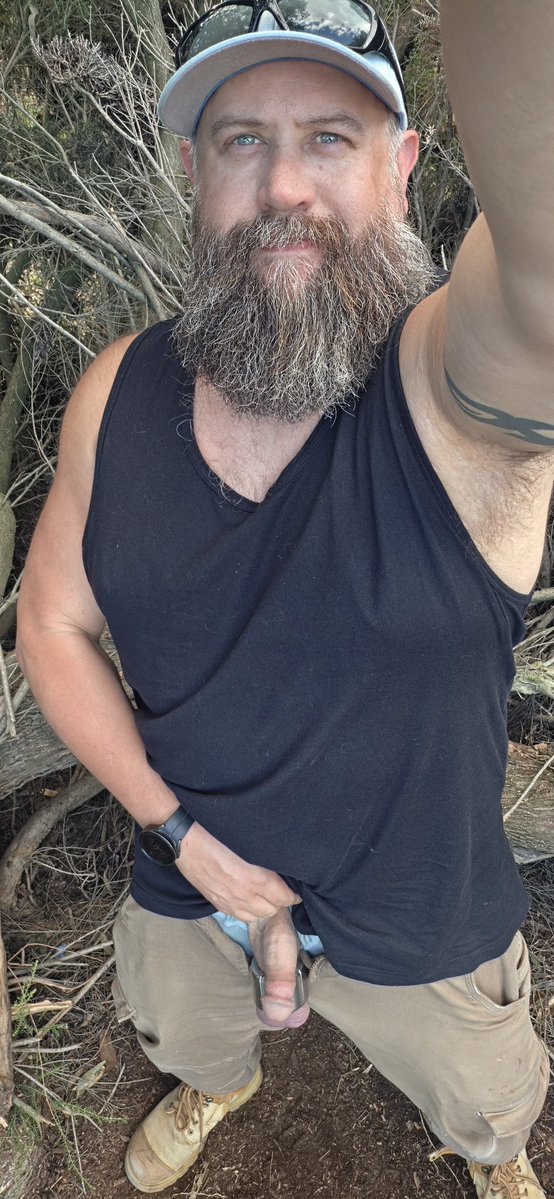 Tradie battle-kitty tweet media