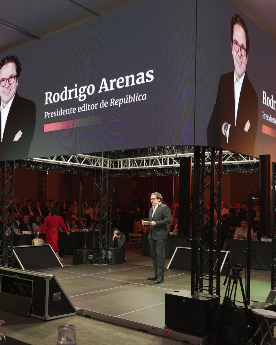 República. tweet media