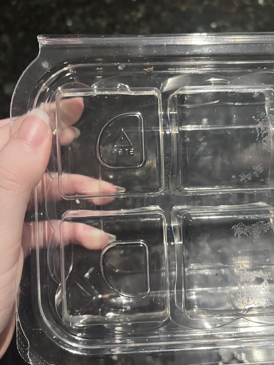 Positively_PET's tweet photo. ♻️When you see a "1" inside the triangle on a package, you know it's PET, one of the most widely used plastics, and 𝘵𝘩𝘦 most recycled plastic, in the world. 𝐀𝐥𝐰𝐚𝐲𝐬  𝐜𝐡𝐞𝐜𝐤 &amp; 𝐫𝐞𝐜𝐲𝐜𝐥𝐞 𝐭𝐡𝐞 #1. https://t.co/LsSDvdGMGi #RecycleThe1 #PickPET https://t.co/yu4XLKSnp3