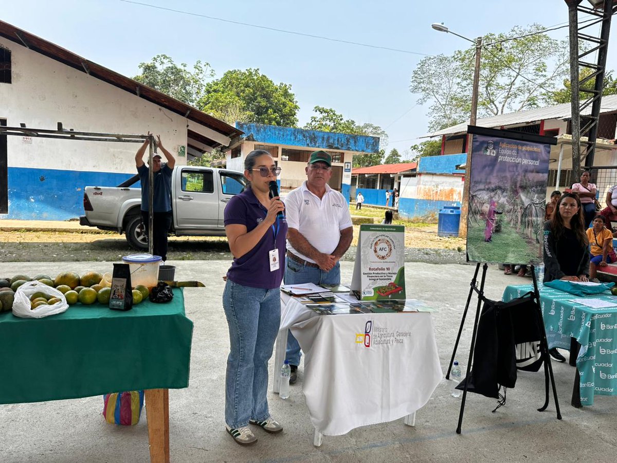 IESSNapo's tweet photo. 🤝 ¡La unión hace la fuerza! Está jornada se realizó gracias a la articulación con aliados estratégicos.

✅ Brindamos una atención integral a nuestros afiliados y sus familias junto a @BanEcuadorBP, @Salud_CZ2, @AgriculturaEc y @AgrocalidadEC https://t.co/v8rZu67Qo8