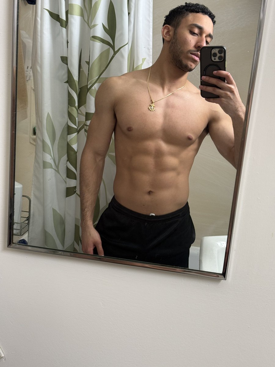 Anne 🎀 tweet media