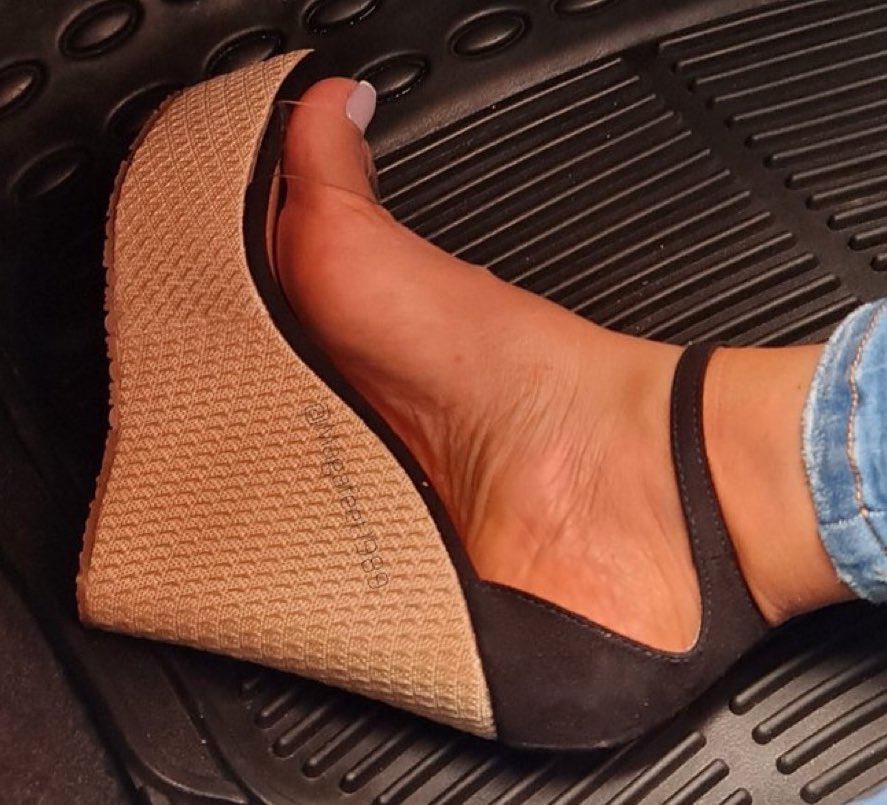 The Gorgeous 10 tweet media