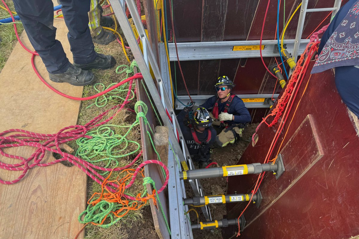 Houston Fire Dept tweet media