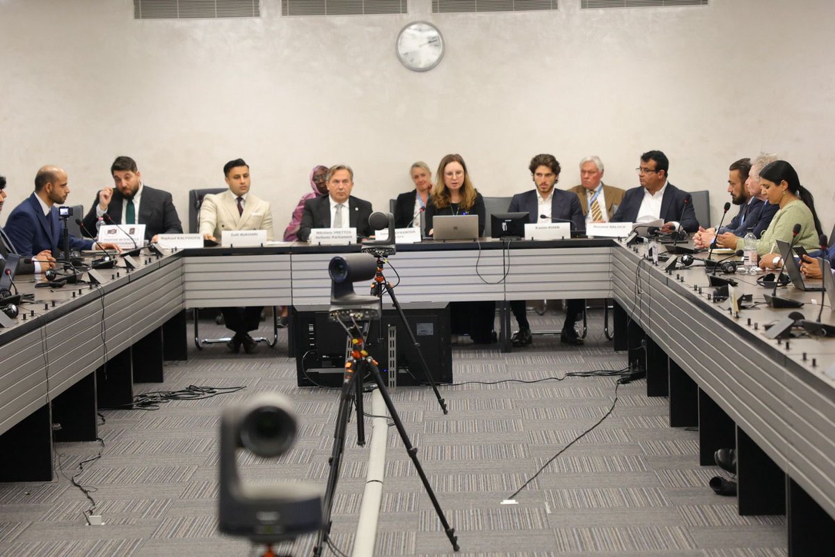IK_Malay's tweet photo. Anak Imran Khan, Kasim Khan, Berucap di Sesi ke-61 Majlis Hak Asasi Manusia di Geneva

Kes ayah saya bukanlah kes terpencil; ia mencerminkan corak penindasan yang lebih luas di Pakistan sejak 2022: tahanan politik, perbicaraan orang awam di mahkamah tentera, wartawan yang dibungkam, serta pilihan raya yang dimanipulasi.

Layanan terhadap beliau adalah satu ujian untuk melihat sejauh mana pihak berkuasa boleh bertindak. Penahanan sewenang-wenangnya, pengasingan, penafian rawatan perubatan, serta sekatan lawatan keluarga semuanya melanggar komitmen hak asasi manusia antarabangsa Pakistan.

Kami bukan orang politik, tetapi kami tidak boleh berdiam diri ketika kesihatannya semakin merosot dan beliau dipisahkan daripada kami. Jika keadaan berbalik, kami tahu beliau tidak akan berhenti berjuang untuk kami. Kini, giliran kami untuk melakukan perkara yang sama untuknya.

Terima kasih.