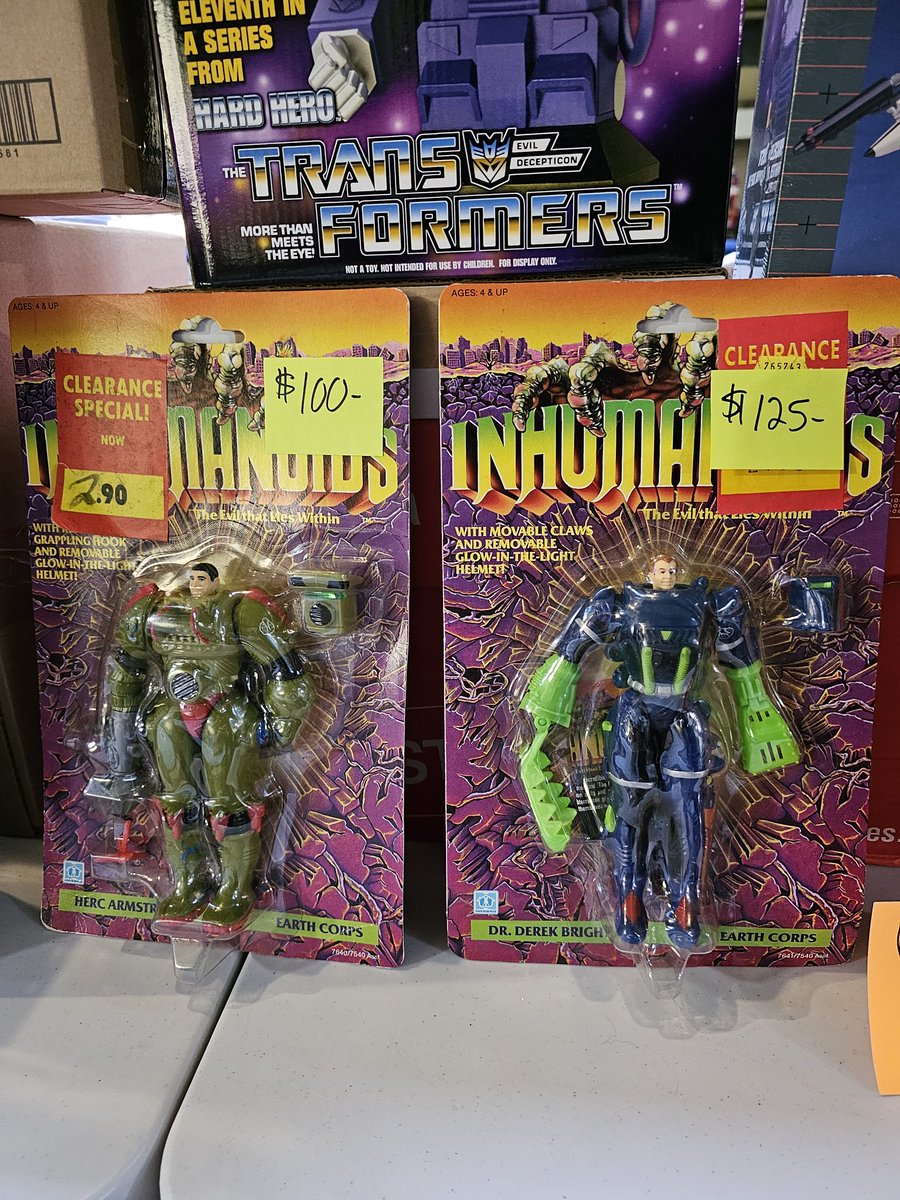Proolio1's tweet photo. Saw all 3 of Hasbro Inhumanoids at a local toy show. Cool to see them all together. 

#actionfigures #figures #hasbro #inhumanoids https://t.co/efMAVNavGR