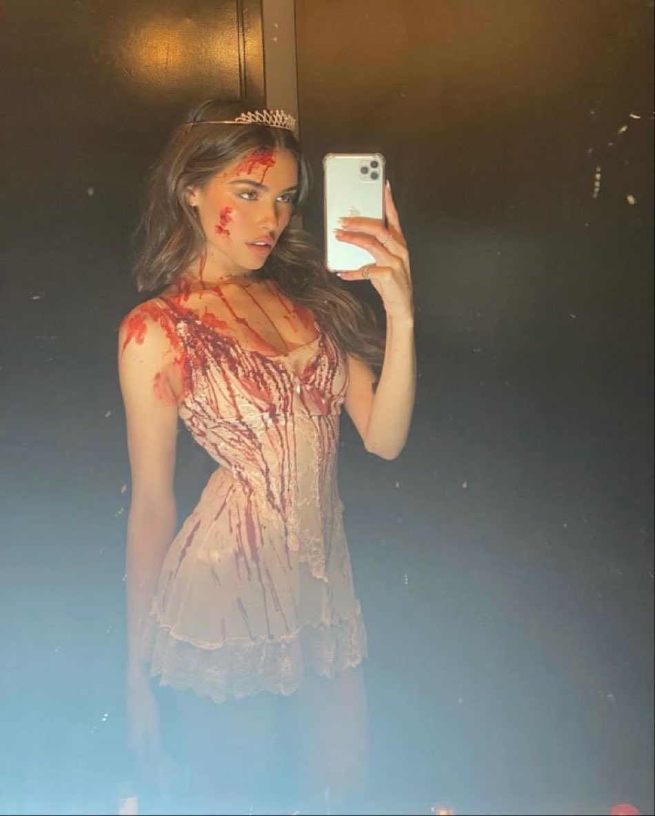 Maeve Clarke tweet media