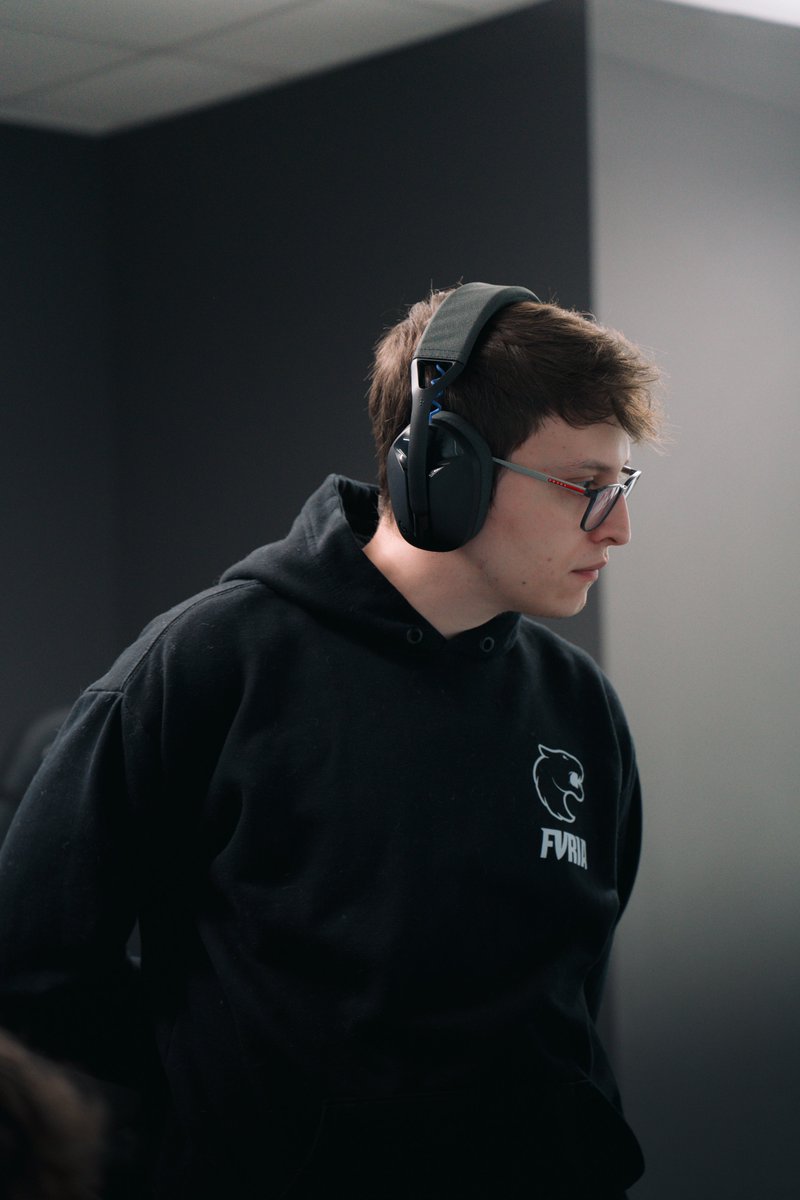 FURIA's tweet image. A #FURIARL tá se preparando aqui do office pra vir com força total para o primeiro Open do #RLCS Paris Major! 🔥

Nosso caminho pelo Group Stage da competição começa nessa sexta!

Bora pra mais um #DIADEFURIA?