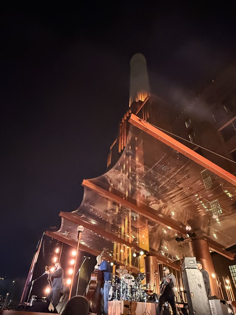 Stuart Thomas tweet media