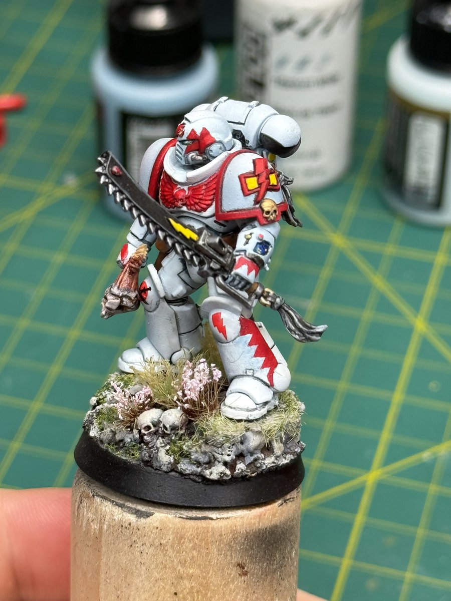 TBLHobbies's tweet photo. Finished the White Scars test model. On to assembling the rest of the army! 
Commissions open
#warhammer #whitescars #40k #spacemarine #miniaturepainting #minipainting https://t.co/eZouJ0ngUT