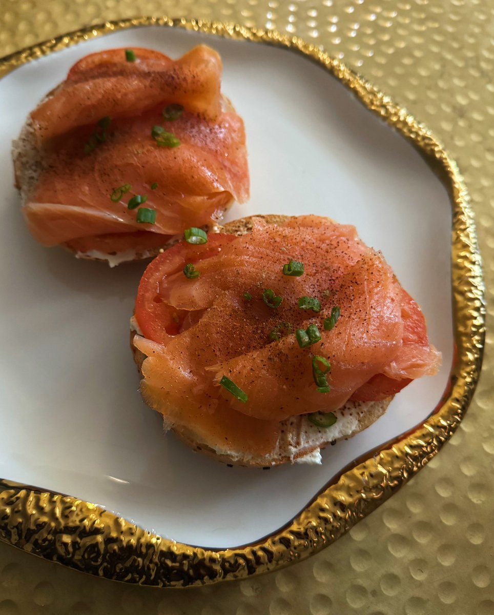 La Jefa con la salsa tweet media