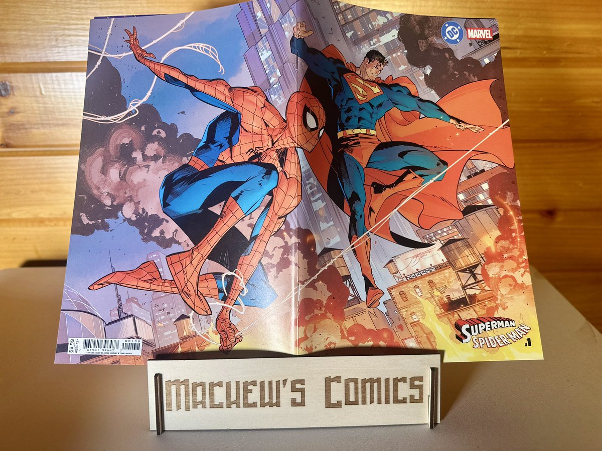 MachewsComics's tweet photo. Next in the booth π₯π₯
Superman Spider-Man #1 πΈοΈπ¦Έ
One more dope wraparound from DC Marvel
Cover by Jorge Jimenez
#SupermanSpiderMan #Superman #SpiderMan #JorgeJimenez #Marvel #DCComics #ComicBooks #LCS #SpecBooks https://t.co/nk1S7bIhiH