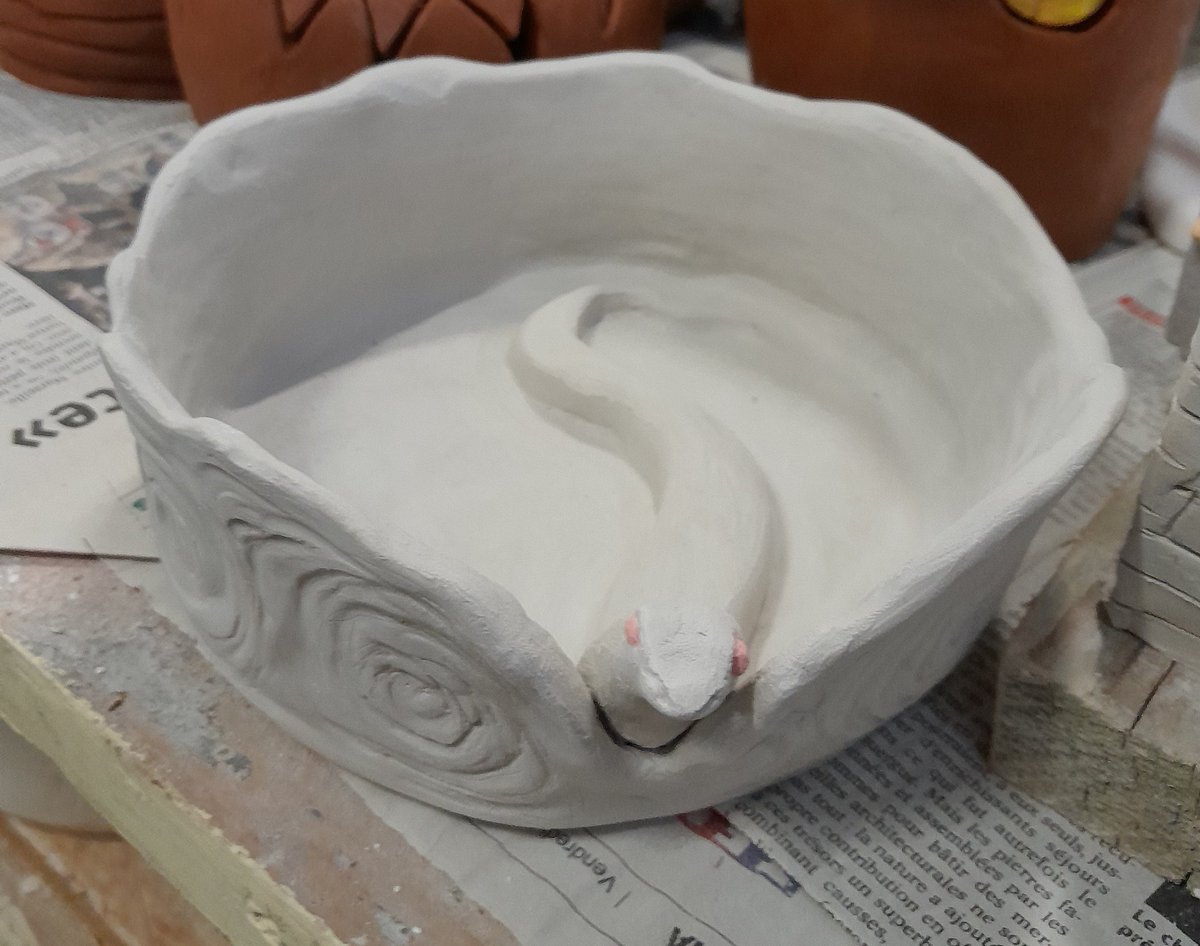 Roro913311's tweet photo. This one!! (if it survives the firing process, unlike many many of my other creations 🥹) https://t.co/KSUpb0TzRu