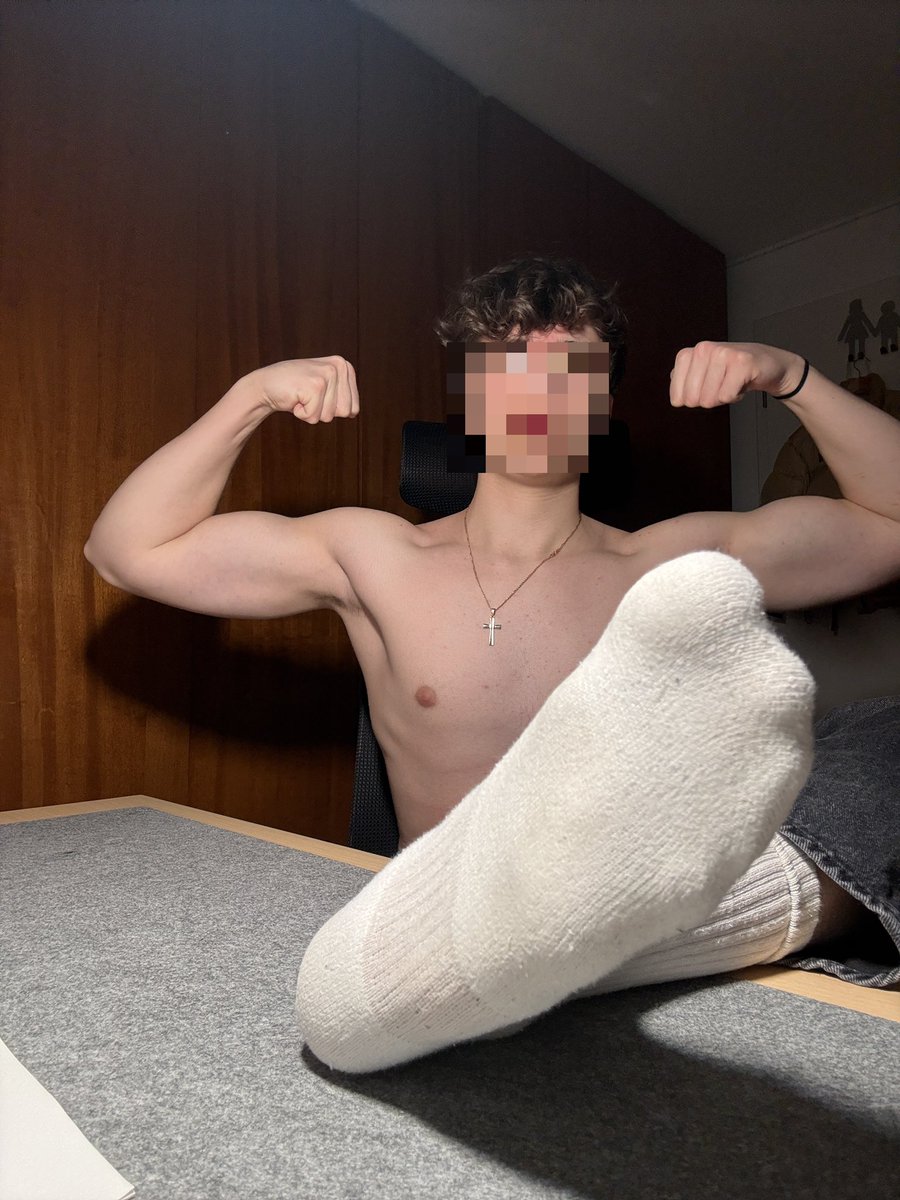 Master_Ales's tweet photo. Who is ready to serve me? 💸

#findom #master #domination #slave 
@rt4malefeet @slave_here
@RT4MastersBR2
@GemnasRosales @alphaxfindomrt
@FindomMastersRT @rtforcashmaster
@promocion_pies
@RTMasters @alphamalert @_str8Gods https://t.co/OXYimOWDHu