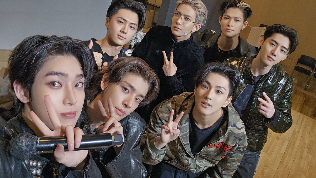 mia ★ ENHYPEN IS 7 ! tweet media