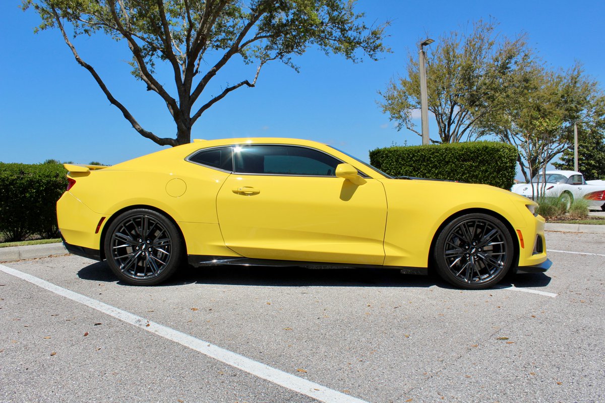 CleanClassicCar's tweet image. Supercharged. Aggressive. Unmistakable. 🟡🔥

This 2018 #CamaroZL1 in Bright Yellow is the definition of modern American muscle. Low miles, Clean Carfax, and ready for a new home.

Check out the full specs at Classic Cars of Sarasota

#ZL1 #Chevrolet #MuscleCars #Sarasota