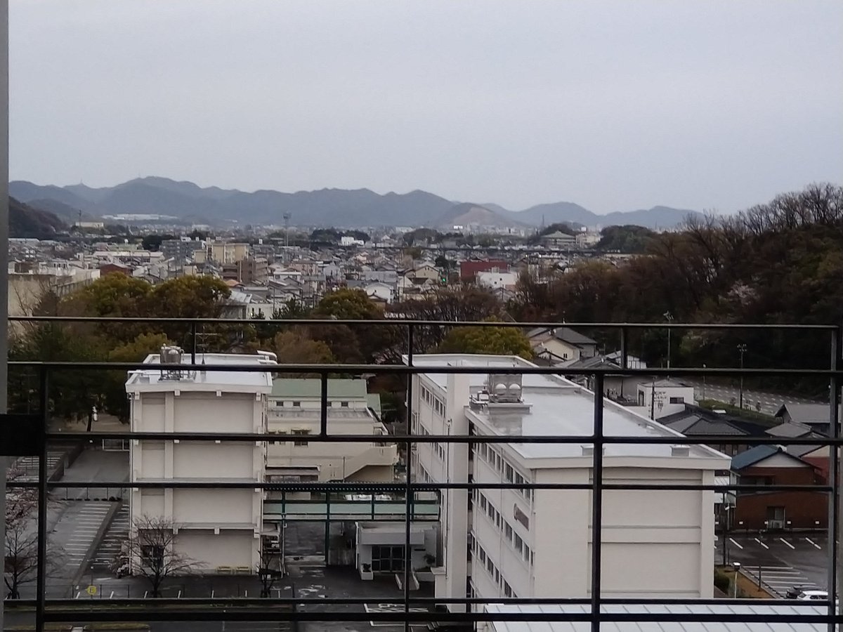 GIFU469's tweet photo. 3月26日(先負)
病院🏥から
おはようございます😊
今日は木曜日です
今日も宜しくお願いします🙇

今日は人生初の手術
13時予定です

病室から外の風景 https://t.co/07xvyTmbTy