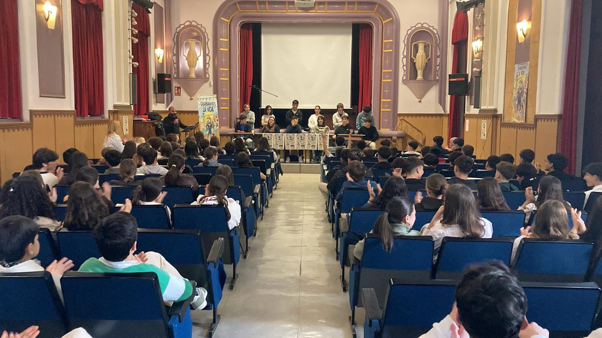 El eco de Bécquer sigue vivo en Maristas "La Merced" 🖋️✨ 15 años de una Semana de las Letras que nos reconcilia con todo. Ver a nuestros alumnos poner voz y alma a la poesía es el mejor refugio frente a las pantallas. ¡Mucha suerte a los finalistas! 📖💙 #Bécquer #Cultura
