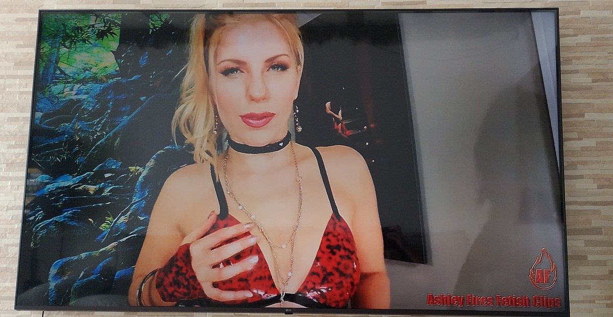 Kingdom of Ashley Fires 👑 tweet media