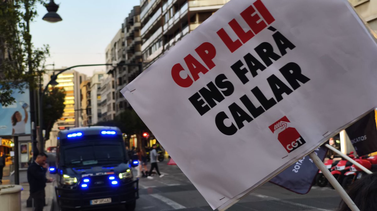 CGTvalencia's tweet image. Por el derecho a #huelga, STOP #represión. Por la derogación de la #leymordaza. Exigimos la retirada de las sanciones a más de 60 compañeras por participar en la #HuelgaGeneral del #29M. @pilarbernabe