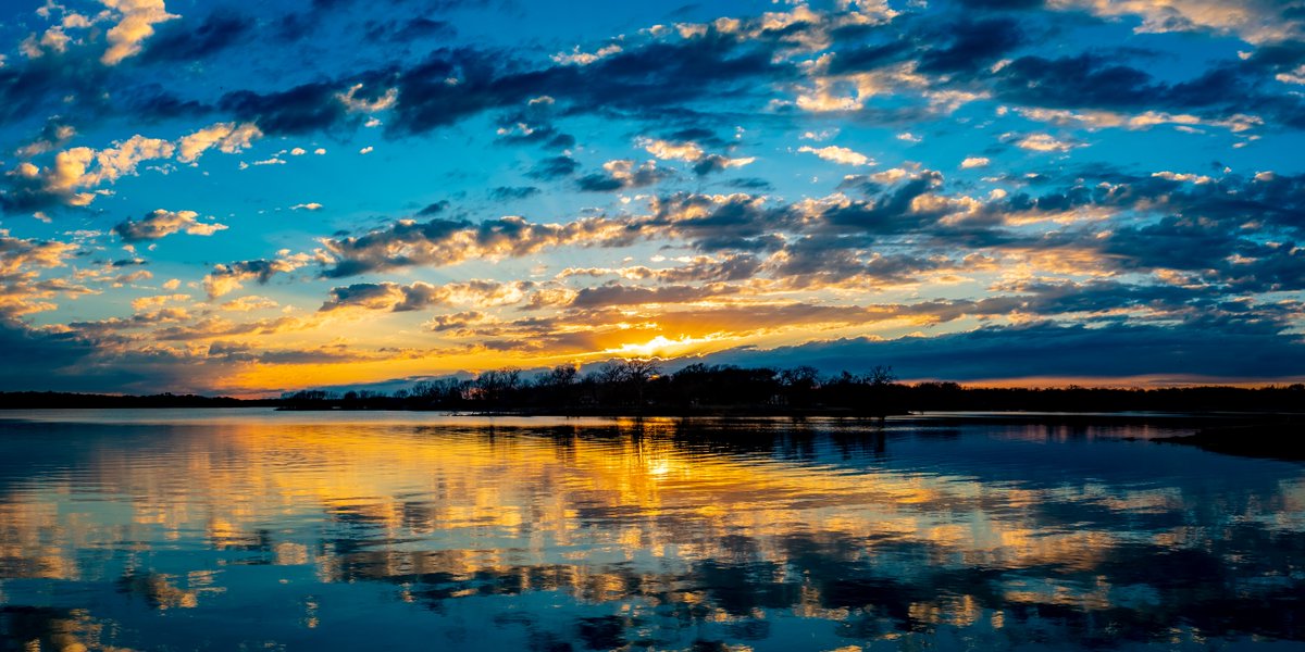 SunsetChüc tweet media