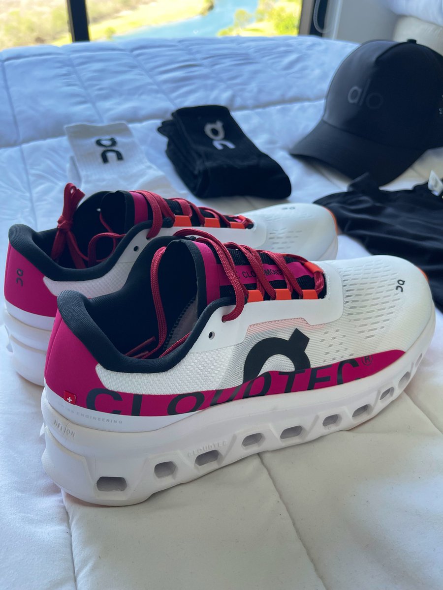 Alejandro tweet media