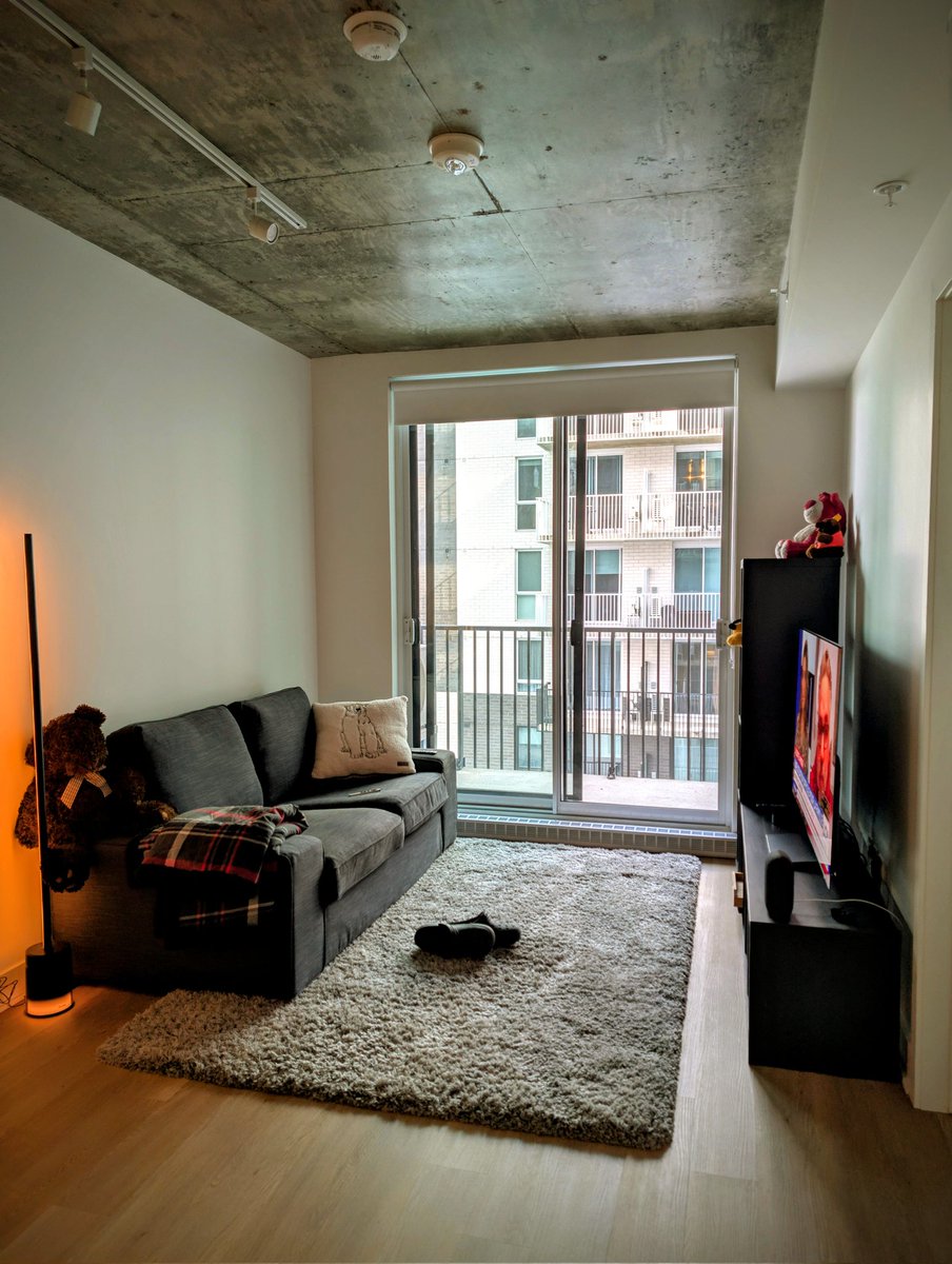 MtlCub77's tweet image. The big move is DONE! 📦🏁 
​Huge thanks to @GeminiApp for keeping my logistics tight while I focused on the heavy lifting. 

Now, time to officially crash with Martineau. 🐻😴
More tomorrow...
​#TeamPixel #Montreal #MovingDay #GayVillage @GoogleCanada @madebygoogle