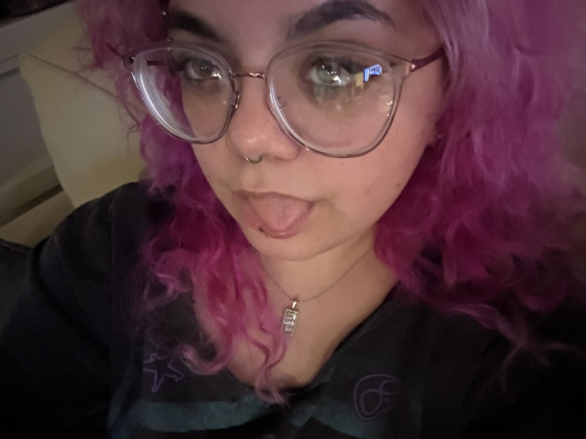 bre 🐾 tweet media