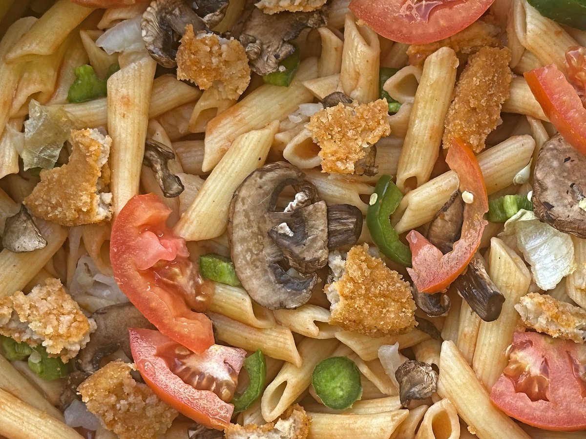 Robotvirgin's tweet photo. Pasta with Boca Spicy Vegan Chicken!

.
.
.
.

#pastalove #pasta #pastalover #veganchicken #chickn #bocaburger #veganmeat #vegancheese #cheeze #vegan #veganfood #plantbased #veganism #veganfortheanimals #portlandvegans #govegan #vegandinner  #veganitalian #pastalover #pastaislife https://t.co/DW5gRQ4ybg