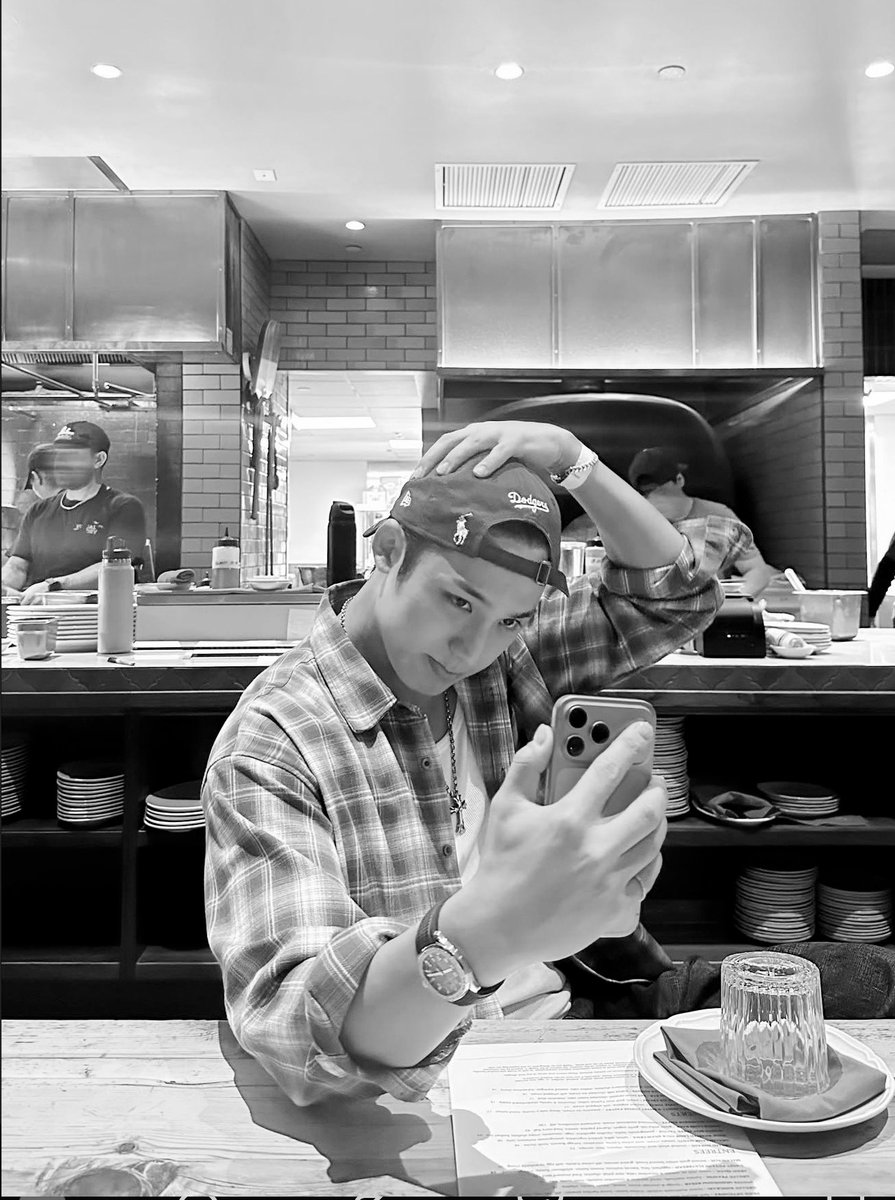 𝚂𝚒𝚖𝚘𝚗 tweet media