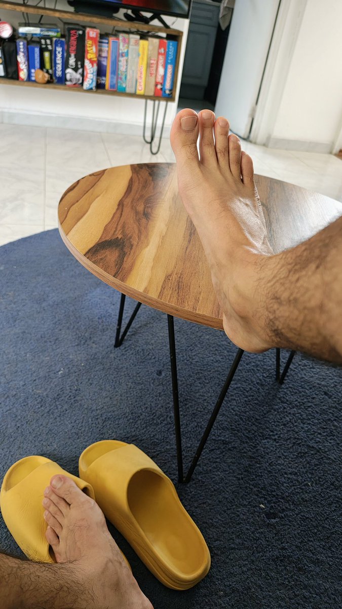 Jrob feet tweet media