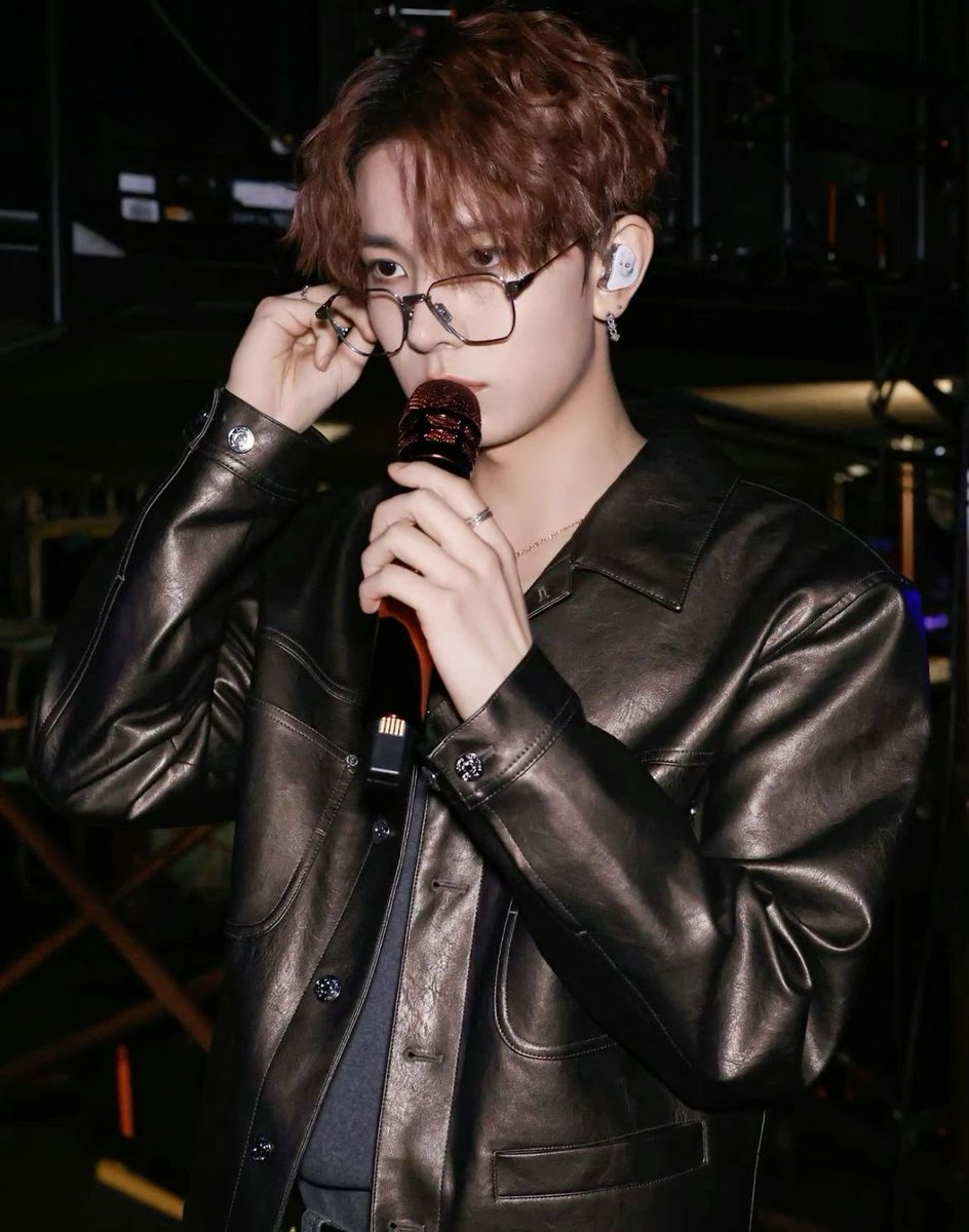 ¹⁰⁰⁹ tweet media