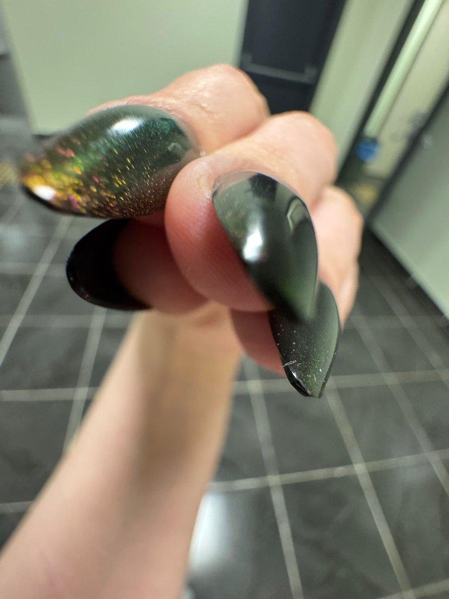 betgörlᯓ★ tweet media