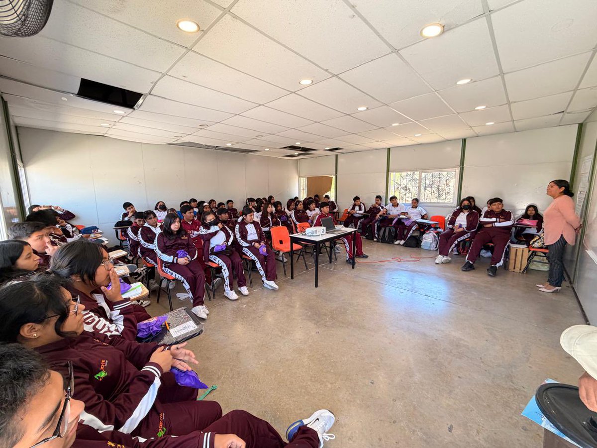 CECyTEHChilcuau's tweet photo. Con el objetivo de fortalecer la convivencia dentro de nuestra comunidad educativa, se impartió la plática “Valoración de la Diversidad; Ambientes Armónicos y Prácticas Inclusivas” dirigida a estudiantes. @CECyTEHidalgo @edmundo_rmz 
#SomosUnEquipoTransformandoElFuturo https://t.co/MkXOU7s4Bq