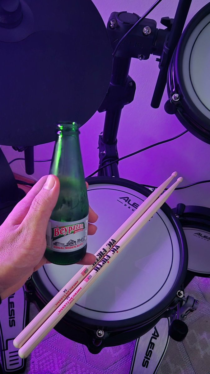 isotball tweet media