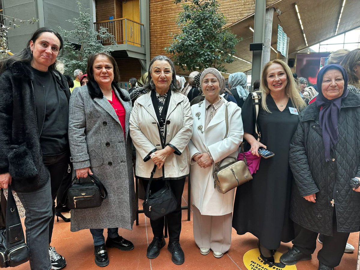 Zeytinburnu Yardımlaşma ve Dayanışma Derneği olarak; Başkanımız Nadiye Polat ve yönetim kurulu üyelerimizle birlikte 8 Mart Dünya Kadınlar Günü programına katılım sağladık. 🌸
Emeği geçen herkese teşekkür ederiz. ✨