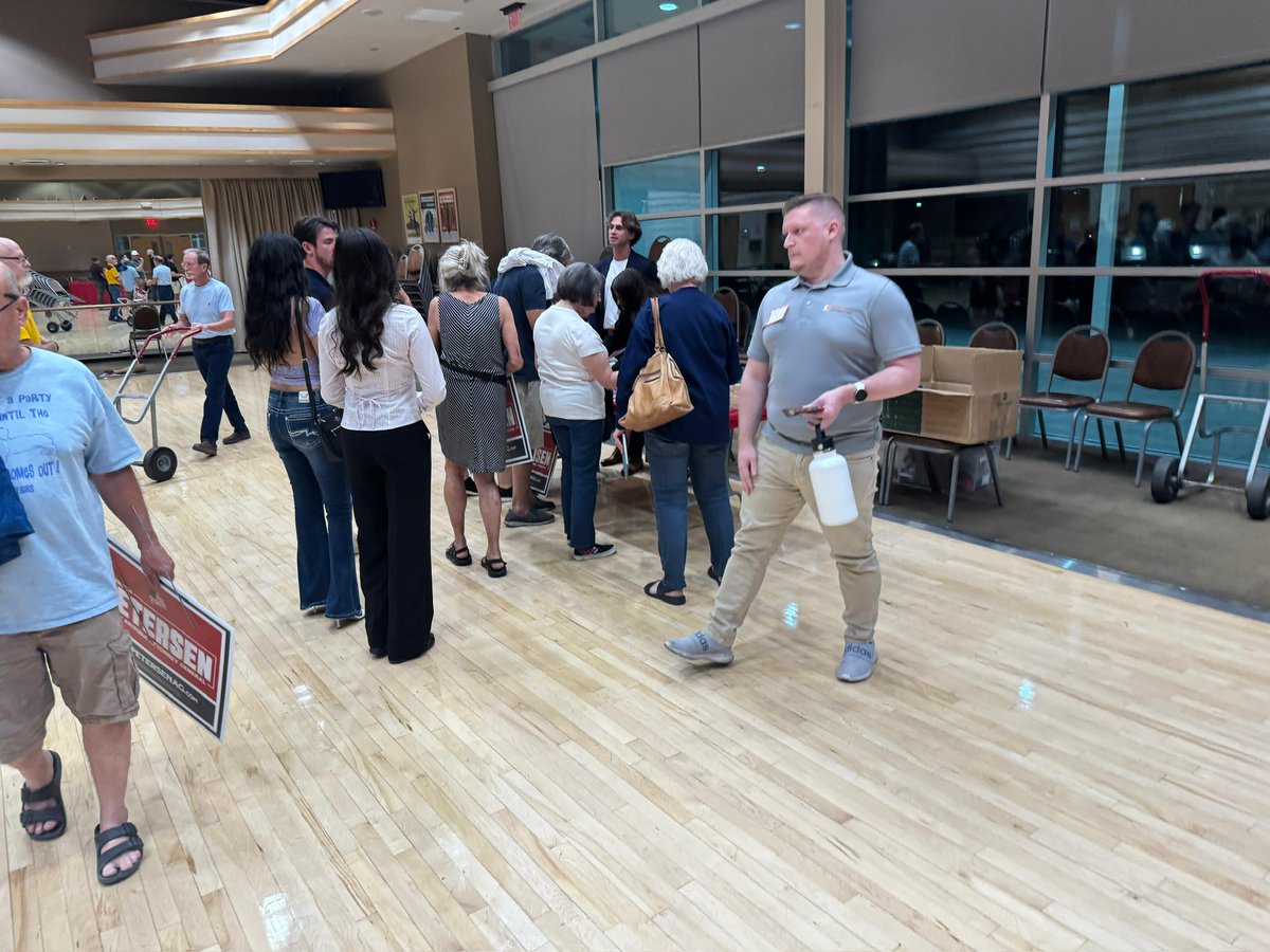 becketthans's tweet photo. Spoke with the incredible residents of Scottsdale in LD4 and LD8. The primary election is July 27, 2026. We are one step closer to restoring proper enforcement of Arizona’s laws and standing firm in defense of our Constitution.
https://t.co/QuSCooS599 https://t.co/y9ejArXNNo