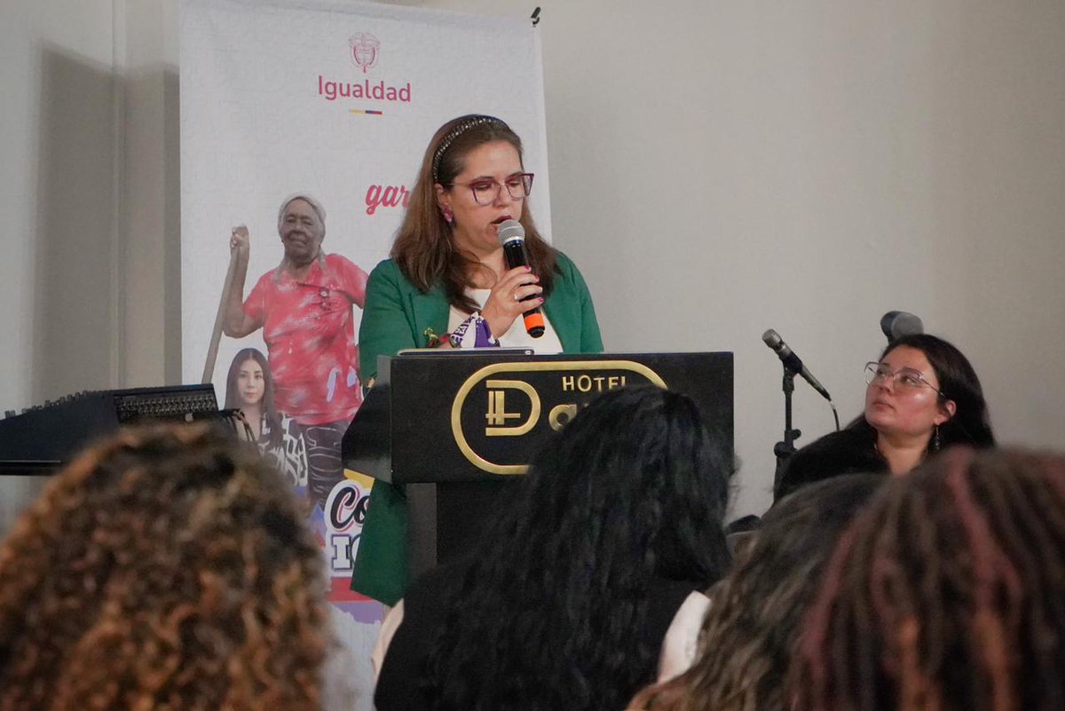 ARNColombia's tweet photo. En el panel ‘Tejiendo entornos laborales libres de violencias y discriminaciones basadas en género’, Salomé Gómez, asesora de @ARNColombia presenta la experiencia exitosa de la Política Institucional de Género #Policarpa. https://t.co/HhAwcosieC