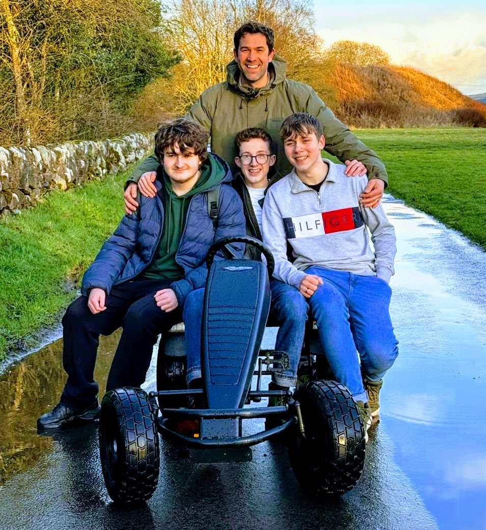 A' The Airts tweet media