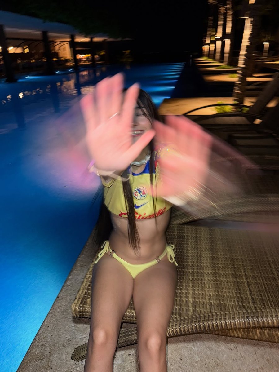 ChloeBryan690's tweet photo. No sé nadar👤💛⚽️ https://t.co/qaNlrLQy4r